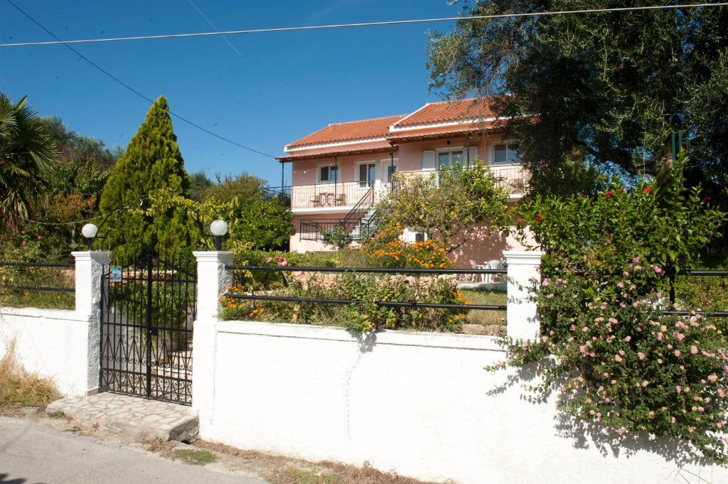 Maria'S Paradise Astrakeri Экстерьер фото